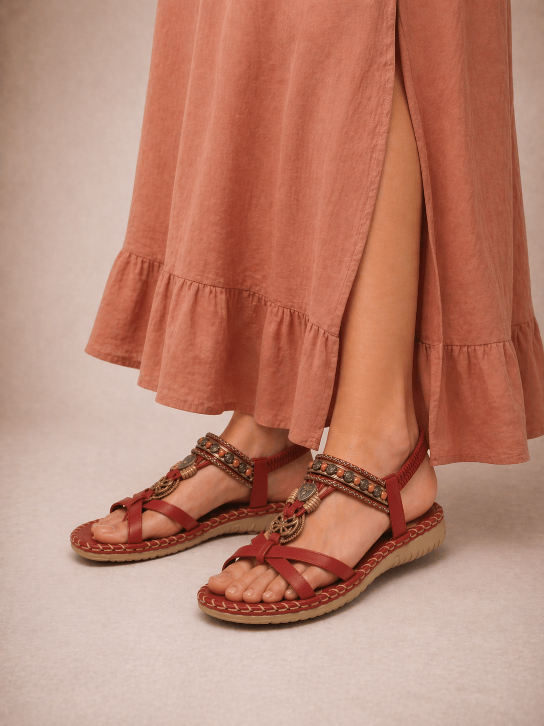 Sandalias estilo ibicenco que combinan confort y elegancia