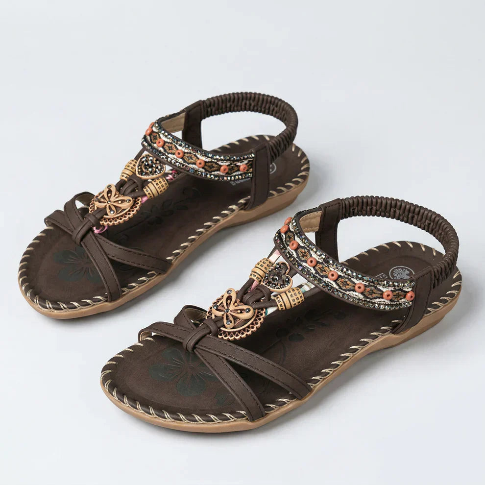 Sandalias estilo ibicenco que combinan confort y elegancia